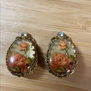 Vintage-Inspired Gold Floral Rose Earrings - Pink Rose Motif
